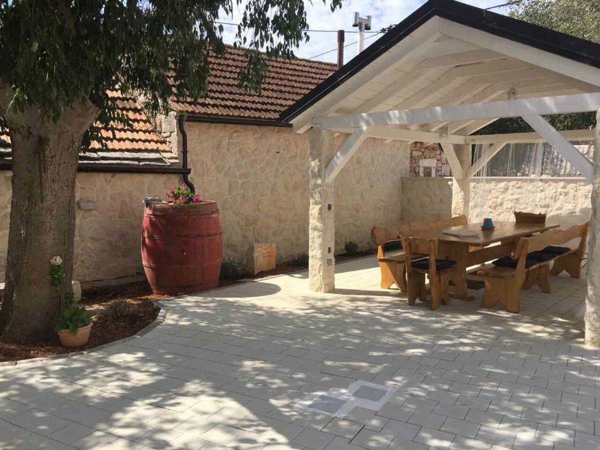 Kuce Za Odmor Brkic Apartamento Lozovac Exterior foto